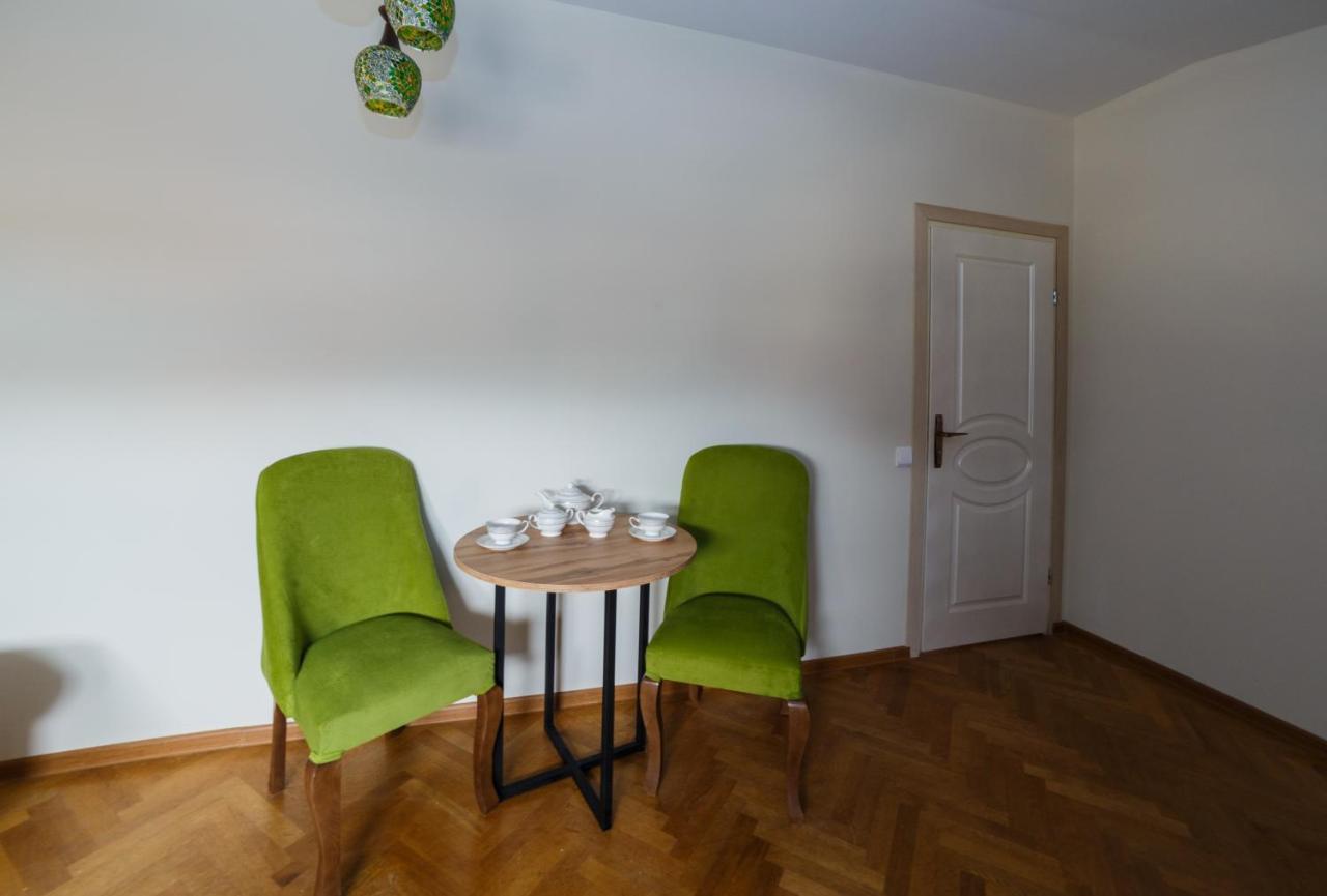 Red Castle Hotel Ереван Екстериор снимка